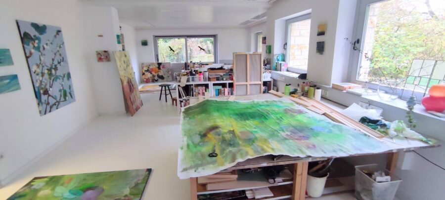 Pavlinas Atelier im Frühling.